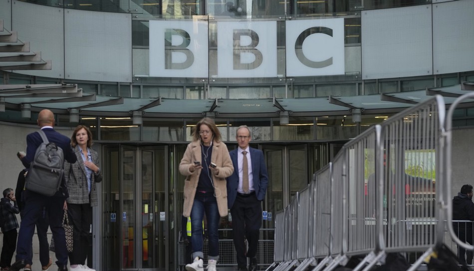 ტრამპის გამოსვლის არასწორი მონტაჟის კრიტიკის გამო, BBC-ის ხელმძღვანელები გადადგნენ
